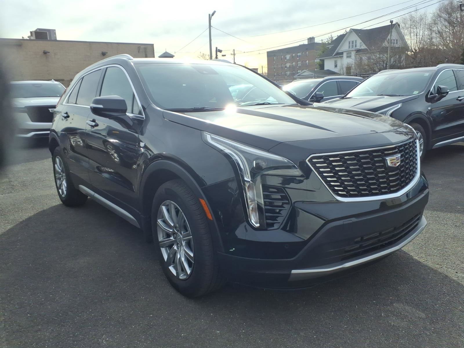 Certified 2023 Cadillac XT4 Premium Luxury w/ Technology Package image 3