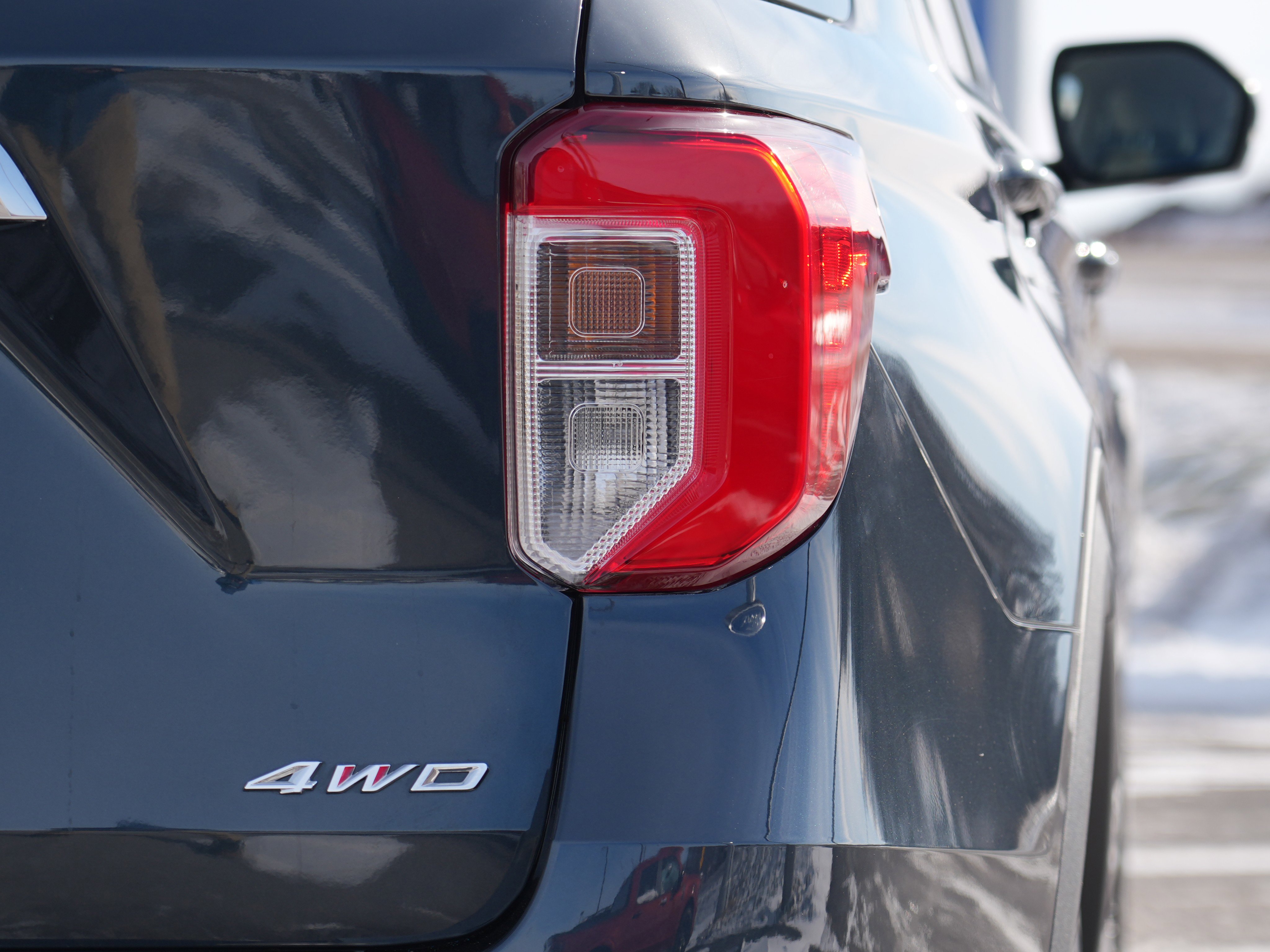 Used 2023 Ford Explorer Platinum w/ Class IV Trailer Tow Package image 14