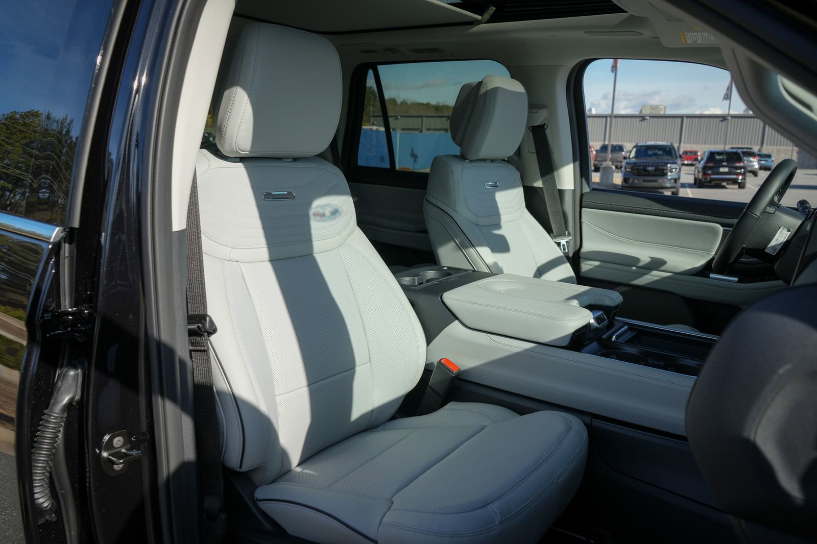 New 2026 Ford Expedition Platinum w/ Platinum Ultimate Package AWD/4WD image 38