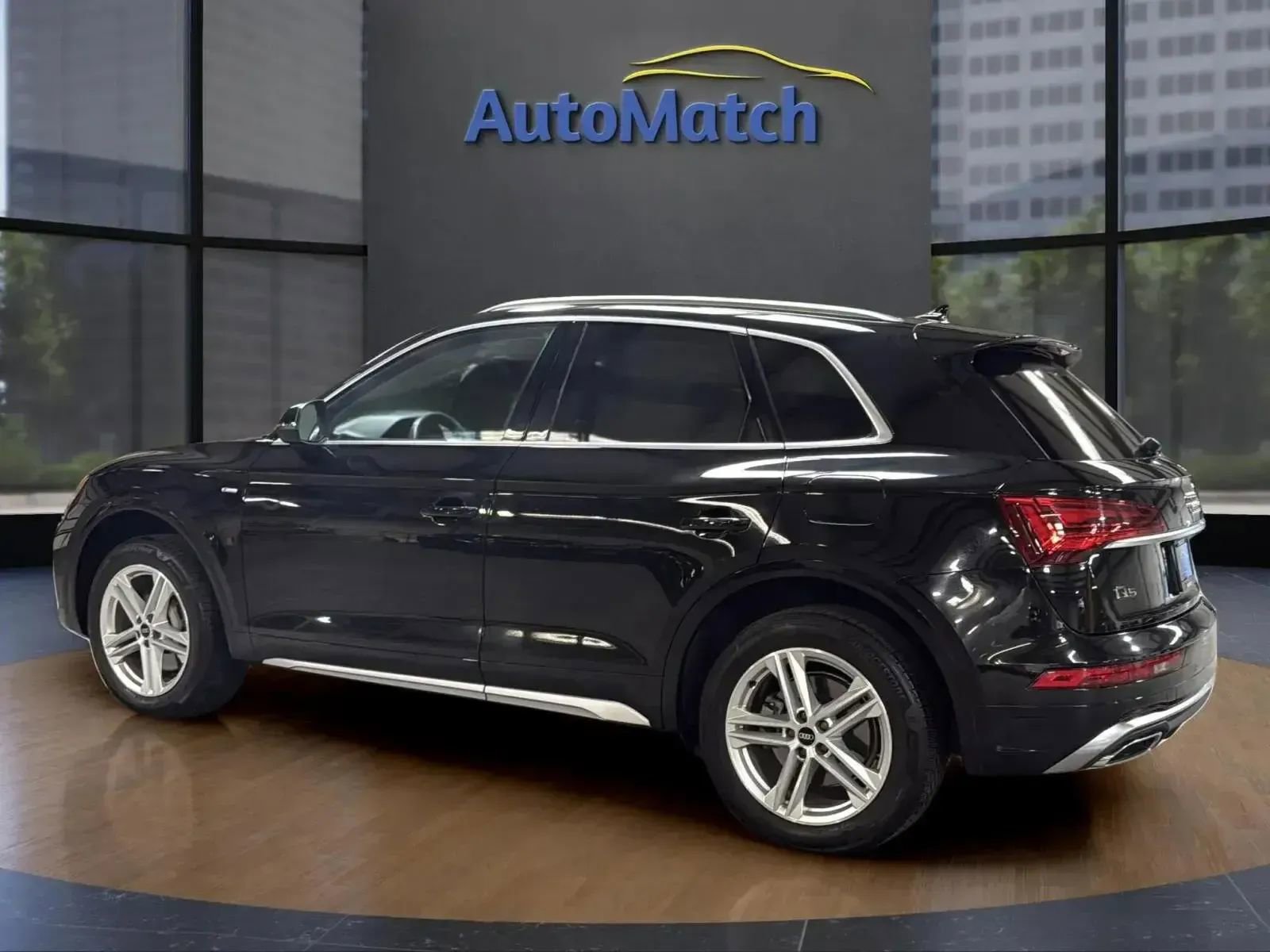 Used 2021 Audi Q5 e Premium Plus w/ Premium Plus Package image 7