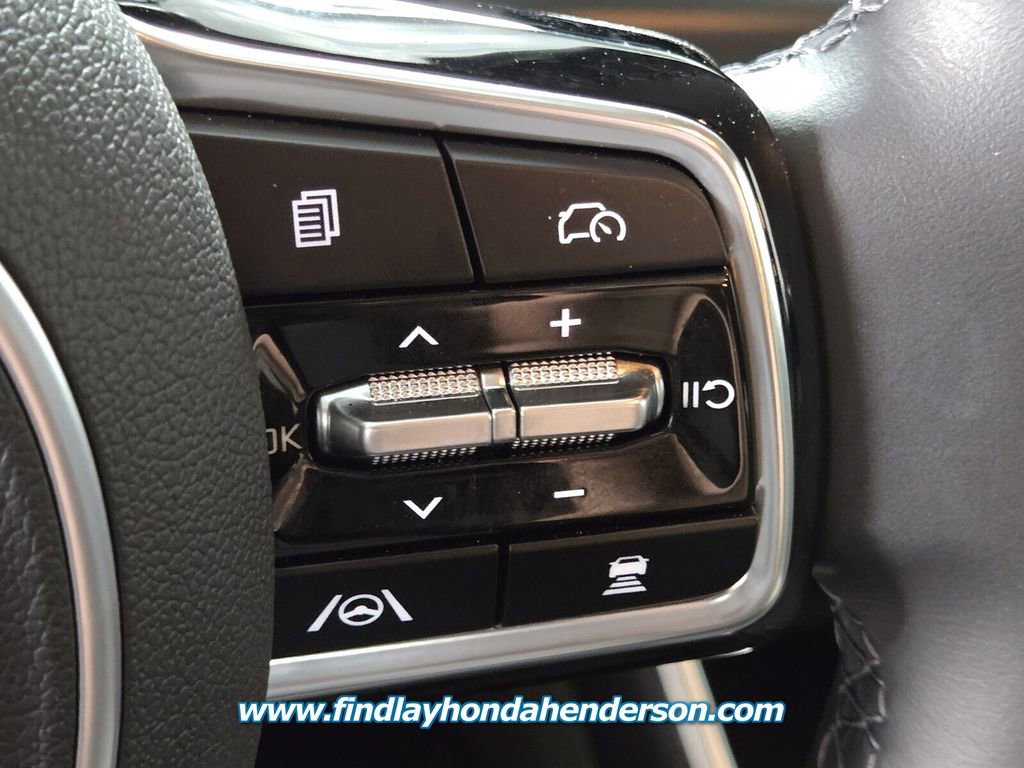 Used 2026 Kia Carnival FWD image 28