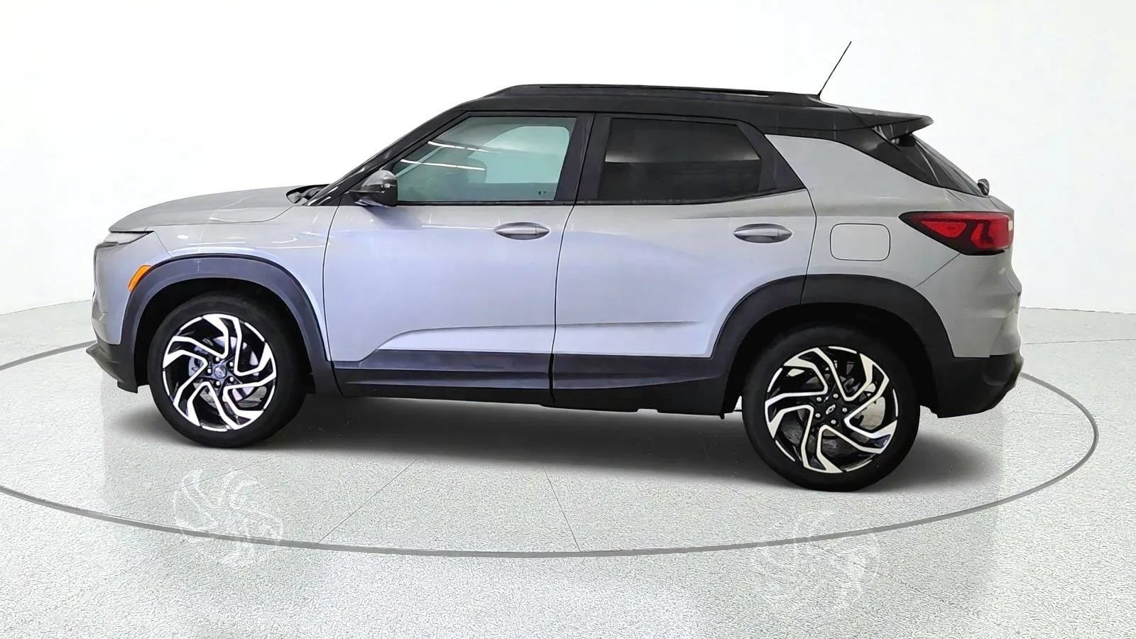 Used 2025 Chevrolet TrailBlazer RS w/ Convenience Package FWD image 6
