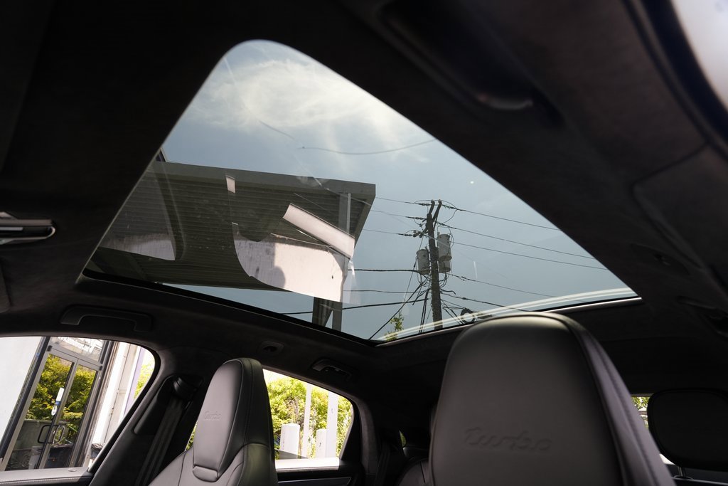 Used 2022 Porsche Cayenne Turbo image 22