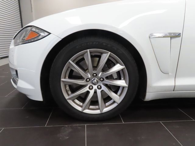 Used 2012 Jaguar XF image 14