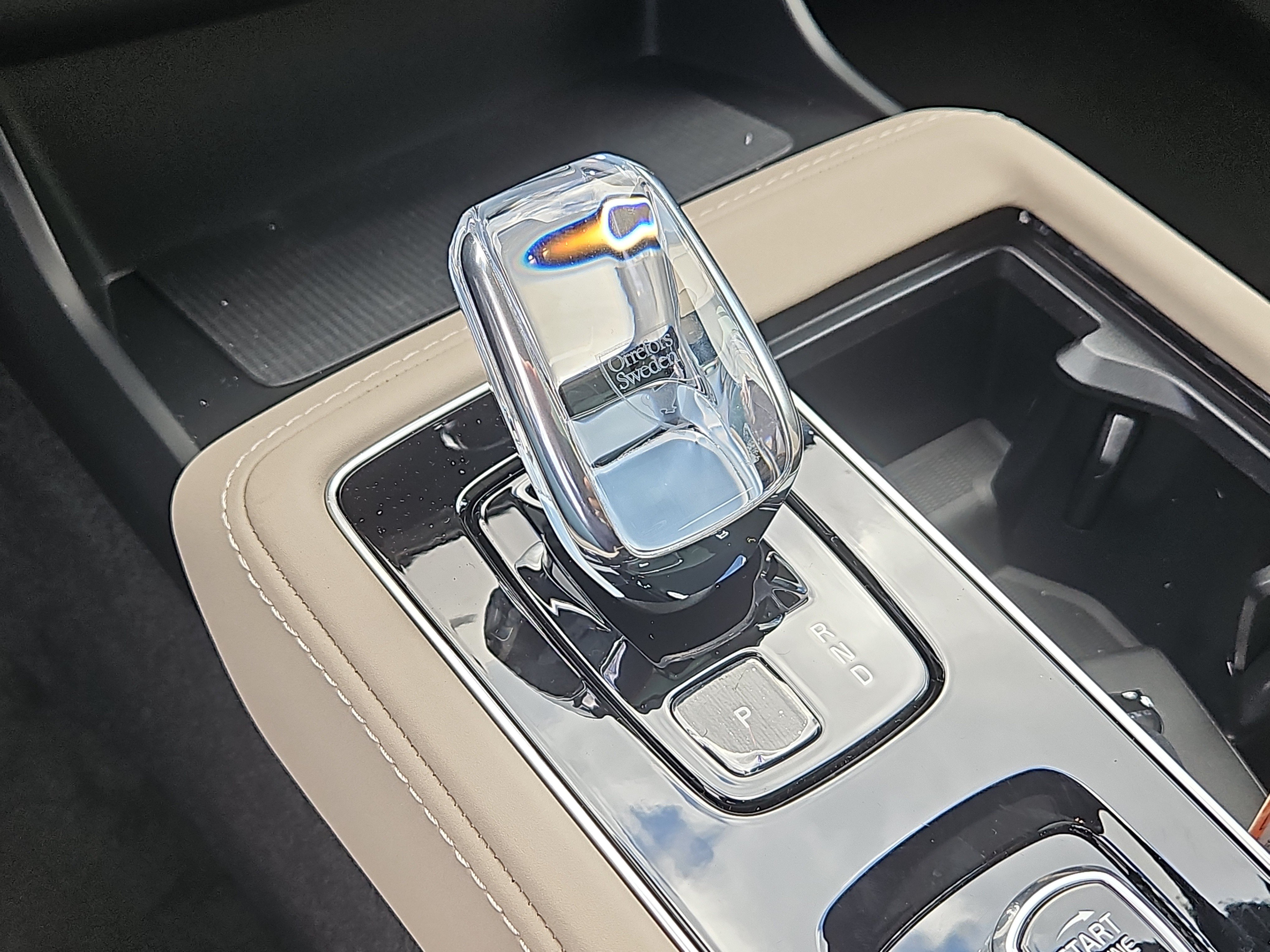 New 2026 Volvo XC90 B6 Plus w/ Protection Package Premier AWD/4WD image 19
