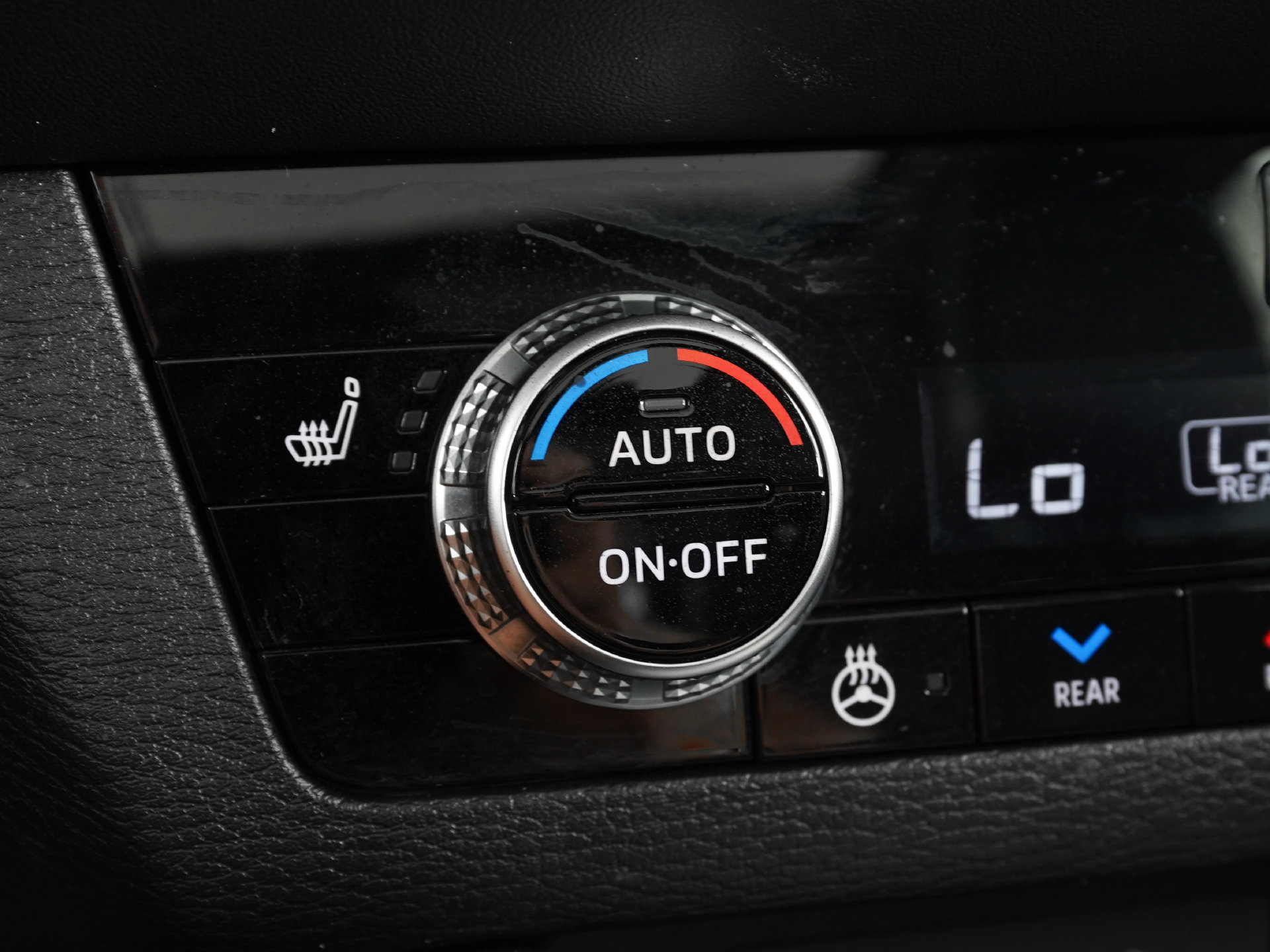 Used 2024 Mitsubishi Outlander SEL FWD image 25