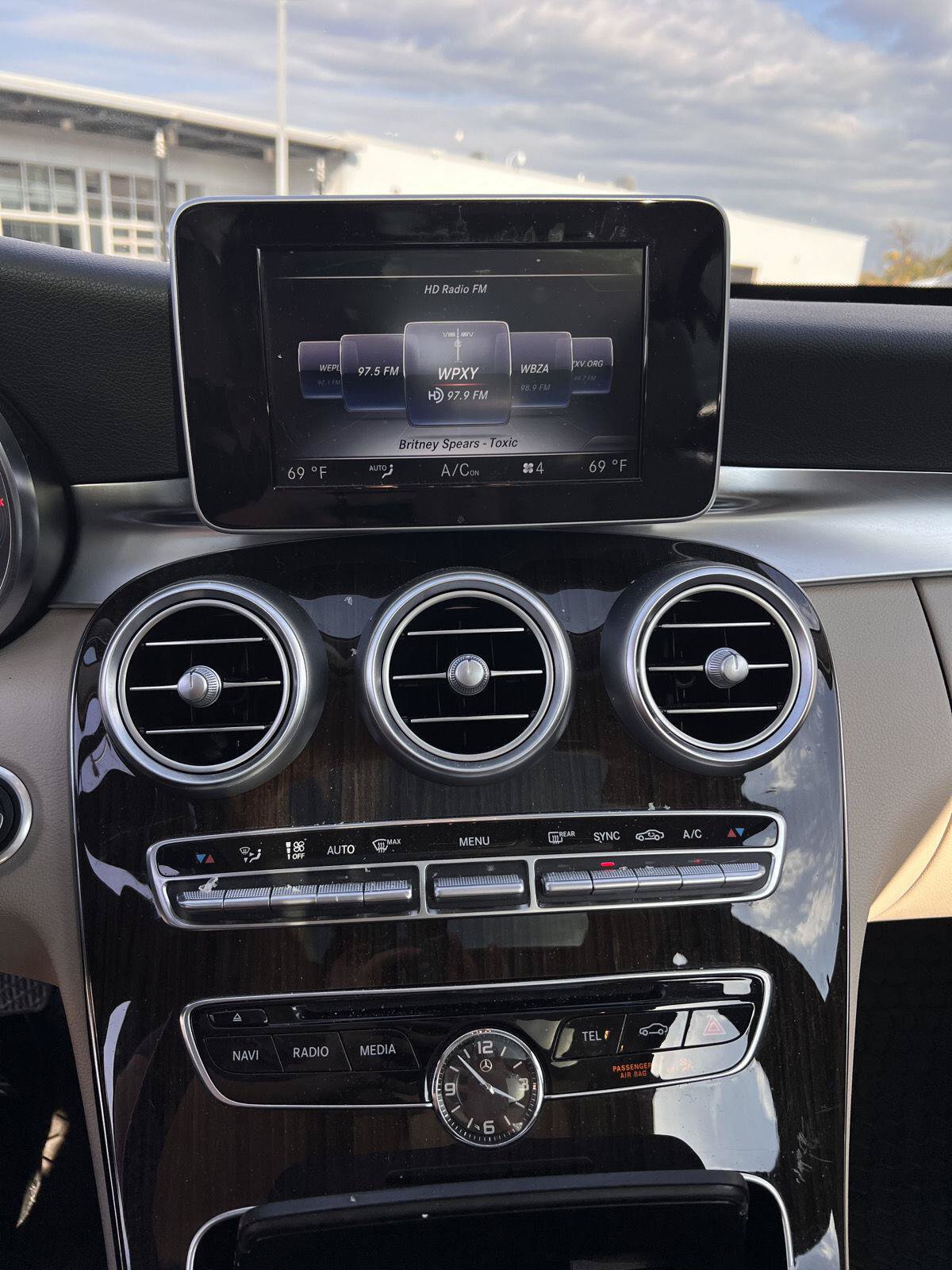 Used 2016 Mercedes-Benz C 300 4MATIC Sedan image 12
