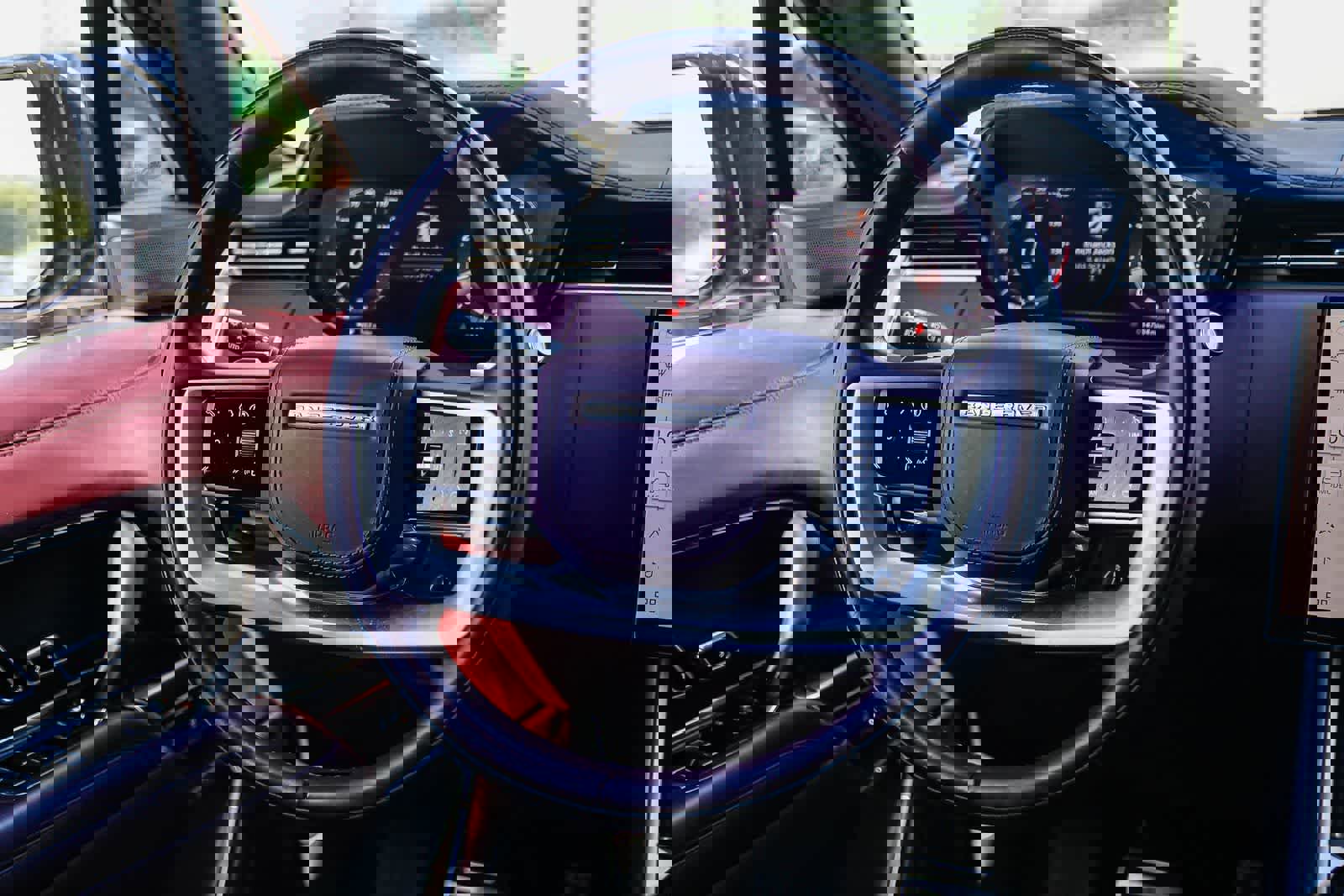 Certified 2024 Land Rover Range Rover SE image 13