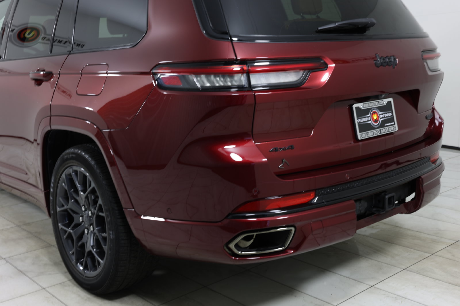 Used 2025 Jeep Grand Cherokee L Summit AWD/4WD image 53