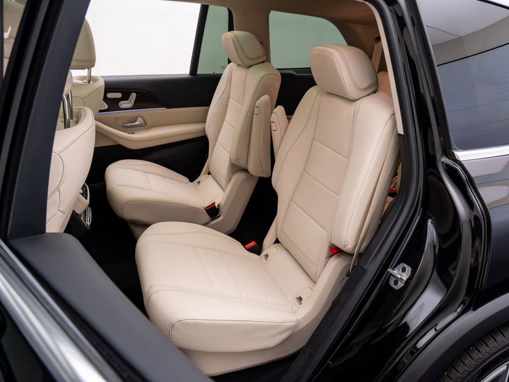 Used 2024 Mercedes-Benz GLS 450 4MATIC image 18