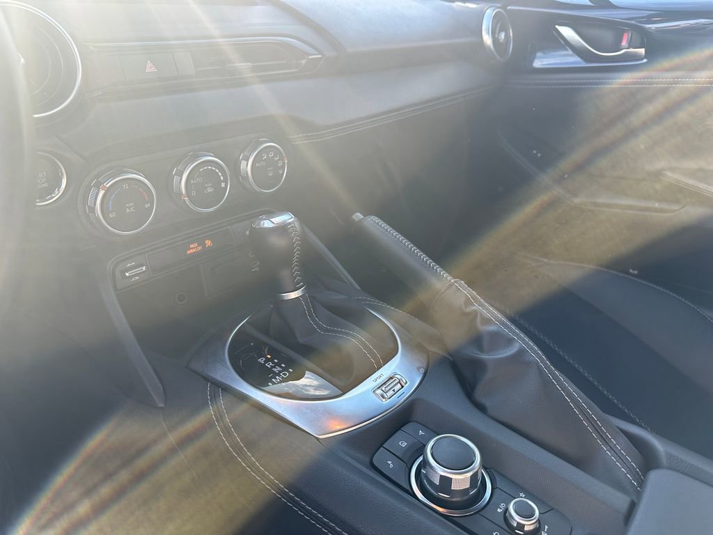 Used 2025 MAZDA MX-5 Miata RF Grand Touring RWD image 16