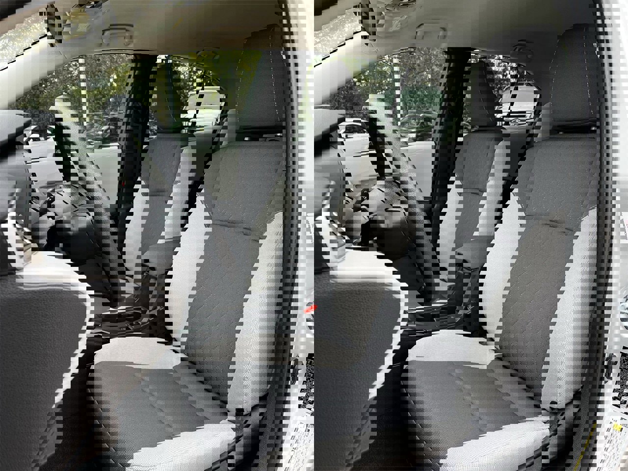 Used 2025 Toyota Corolla LE image 22