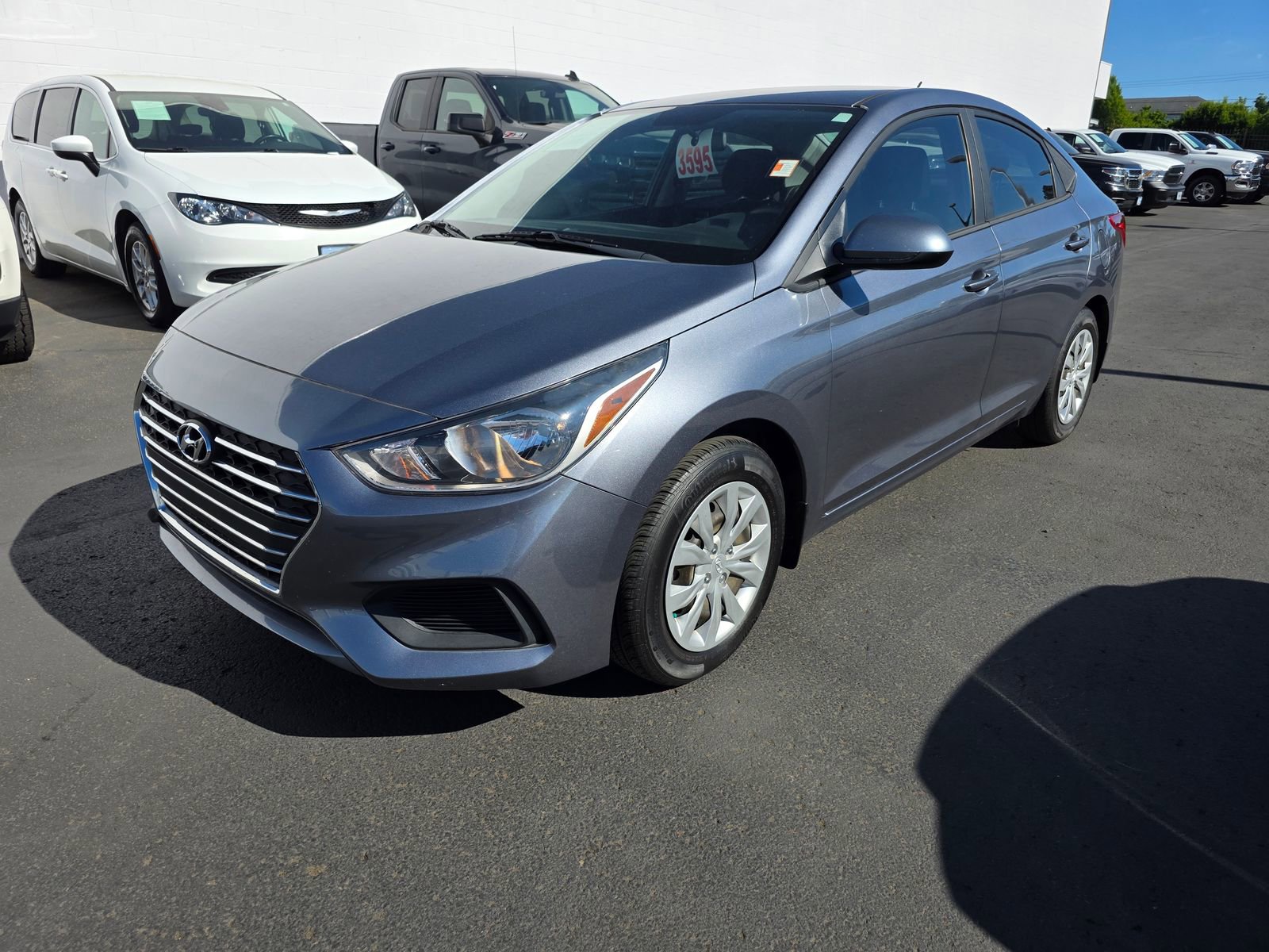 Used 2020 Hyundai Accent SE FWD image 2
