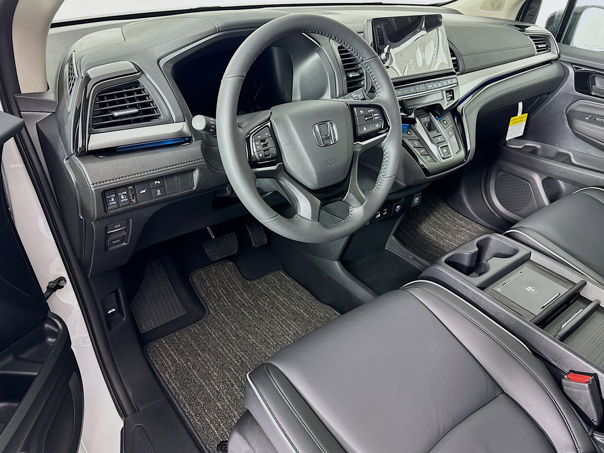 New 2026 Honda Odyssey Touring image 9