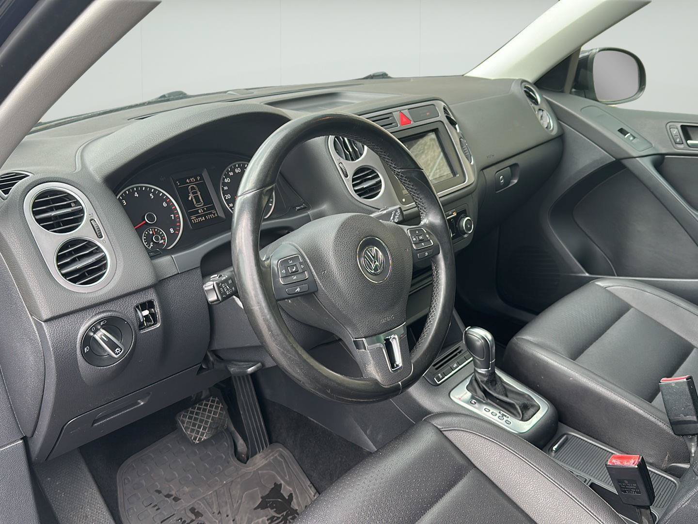 Used 2011 Volkswagen Tiguan SEL AWD/4WD image 5