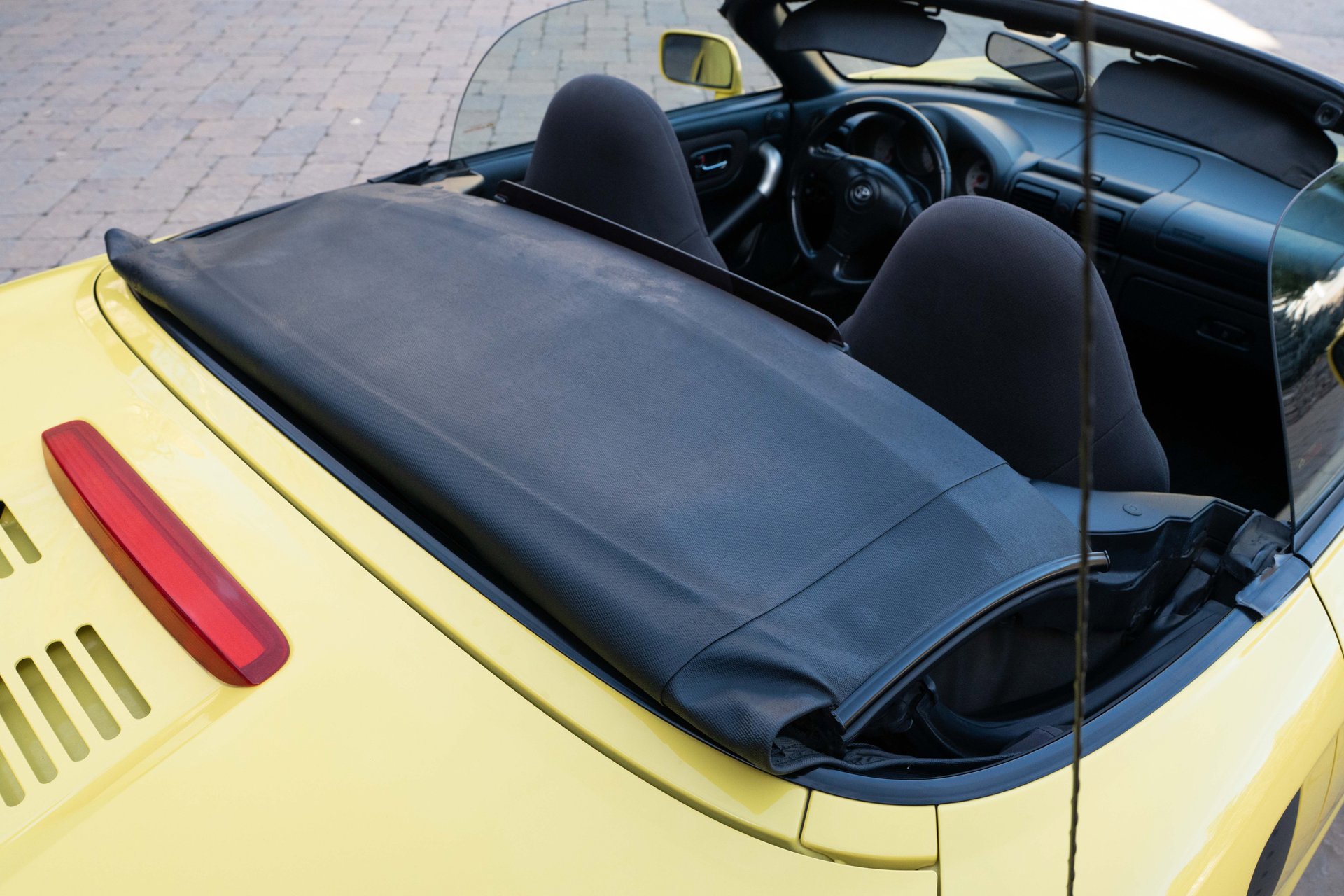 Used 2001 Toyota MR2 image 25