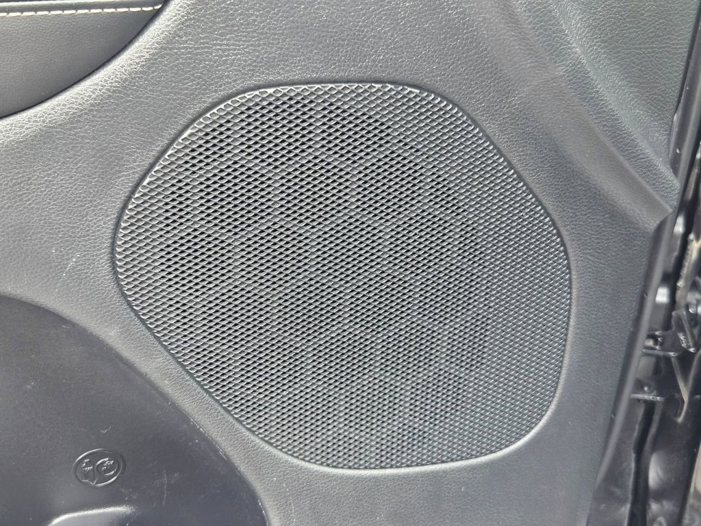 Used 2015 Jeep Grand Cherokee Limited w/ Luxury Group II image 12