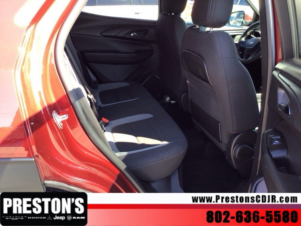 Used 2025 Chevrolet TrailBlazer LT AWD/4WD image 30