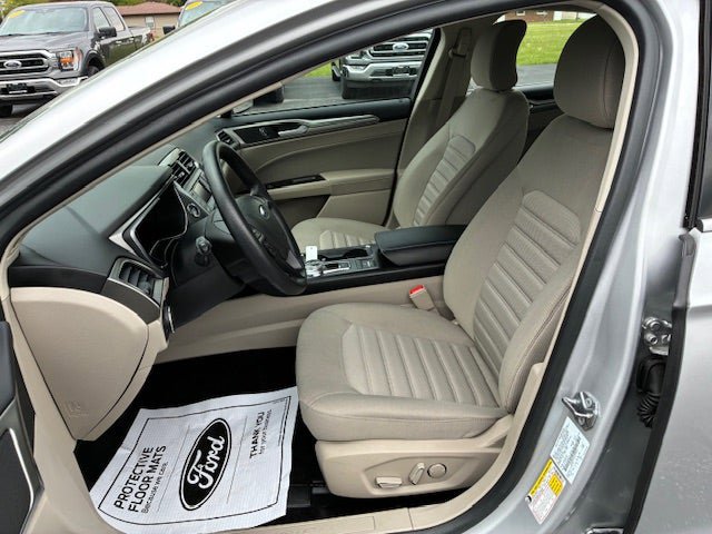 Used 2018 Ford Fusion SE FWD image 11