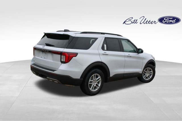 New 2026 Ford Explorer Active RWD image 3