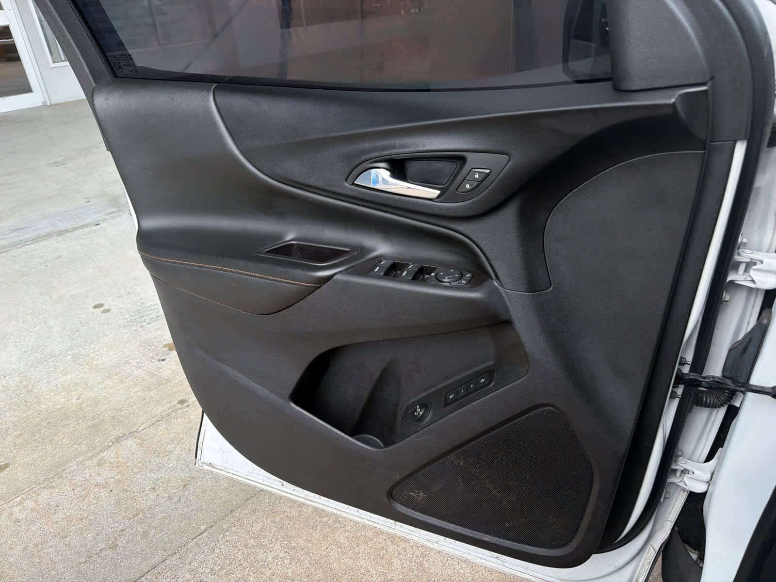 Used 2021 Chevrolet Equinox Premier w/ Redline Edition FWD image 23