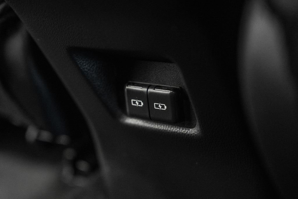 Used 2023 Toyota RAV4 XLE image 31