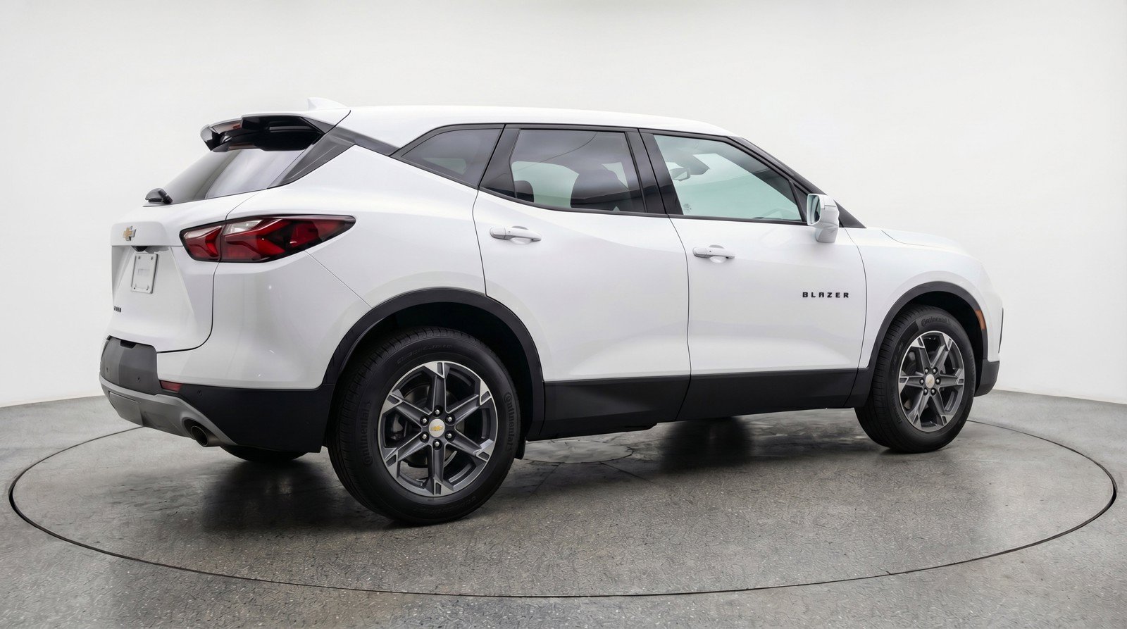 Used 2025 Chevrolet Blazer LT FWD image 9
