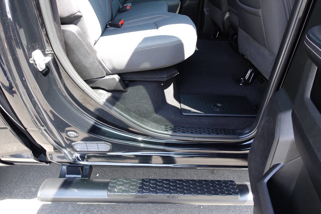 Used 2023 RAM 1500 Classic Warlock AWD/4WD image 33