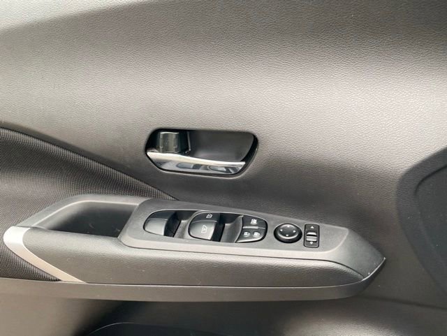 Used 2021 Nissan Kicks SV FWD image 17