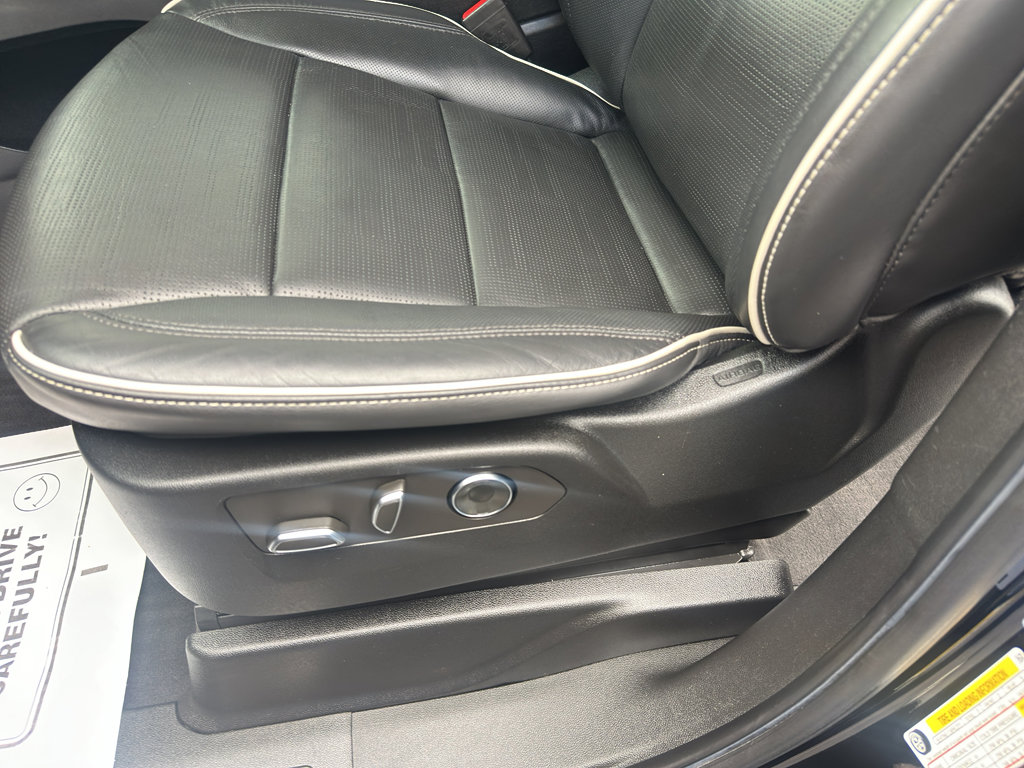 Used 2021 Cadillac Escalade Premium Luxury image 21