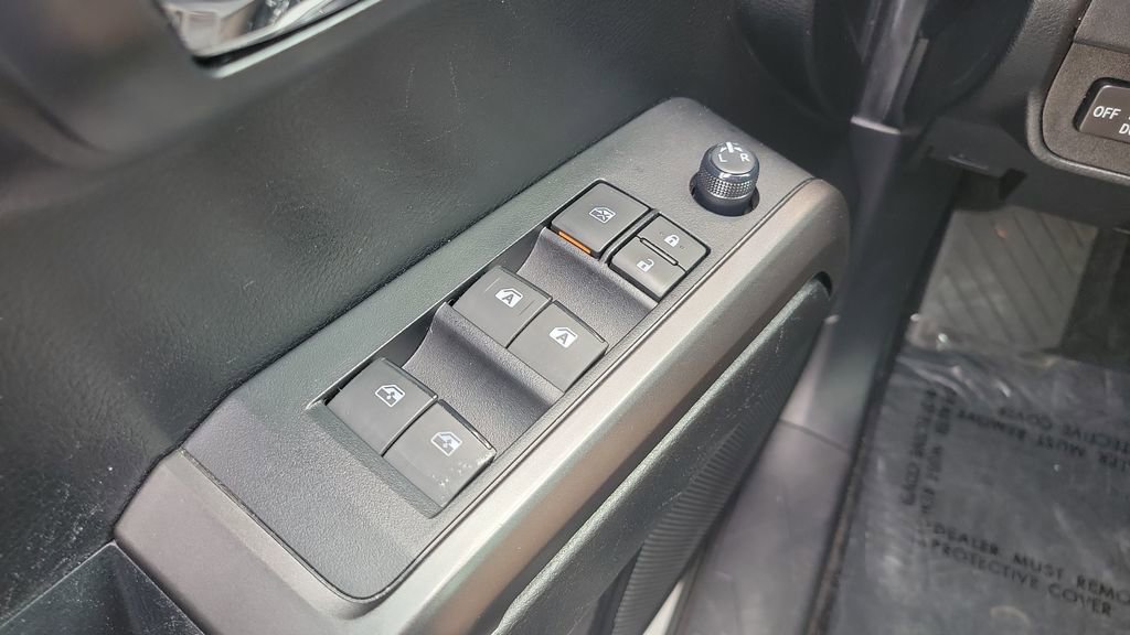 Used 2022 Toyota Tacoma TRD Sport w/ Technology Package image 32