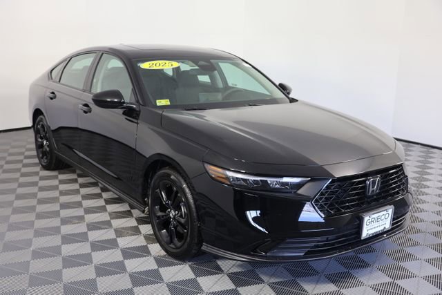 Certified 2025 Honda Accord SE image 1