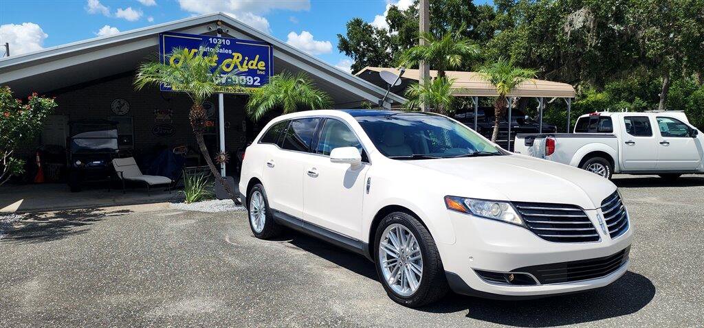 Used 2018 Lincoln MKT AWD w/ Technology Package image 2