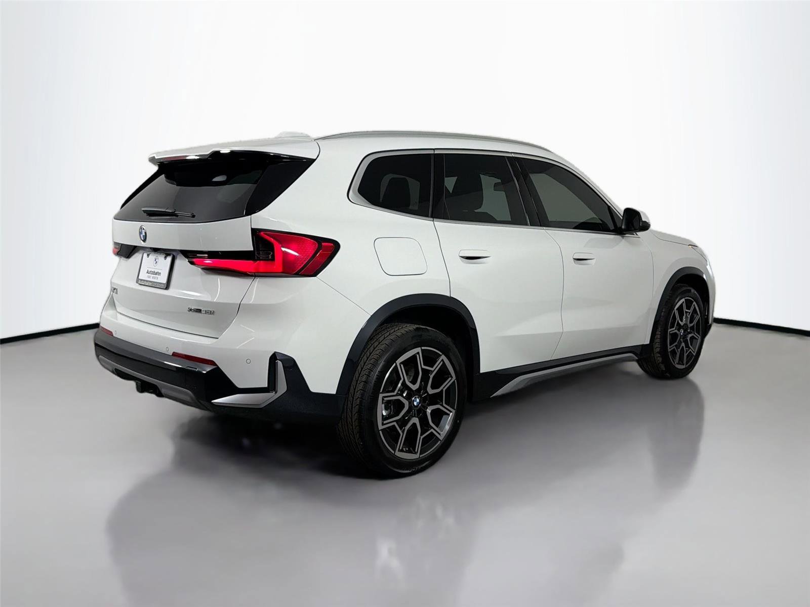 New 2026 BMW X1 xDrive28i w/ Technology Package AWD/4WD image 6