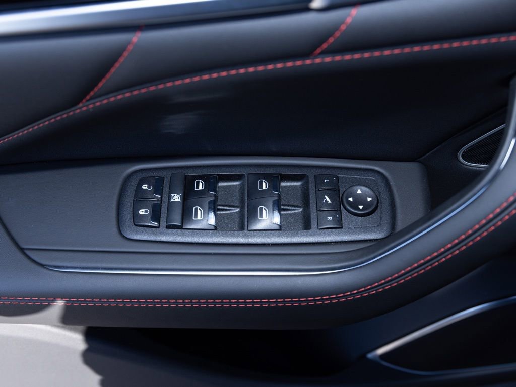 Used 2024 Maserati Levante Modena Ultima image 15