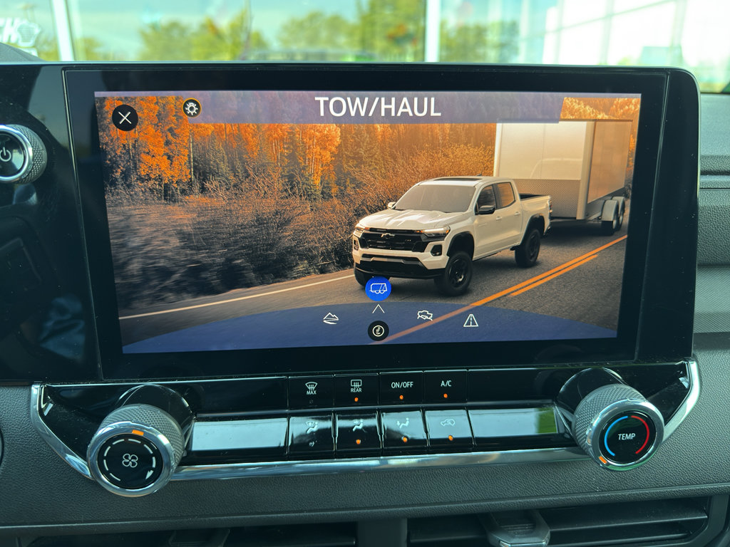 Used 2023 Chevrolet Colorado Trail Boss AWD/4WD image 28