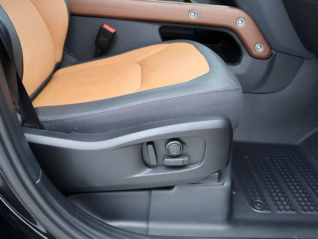 Certified 2024 Land Rover Defender 110 X image 11