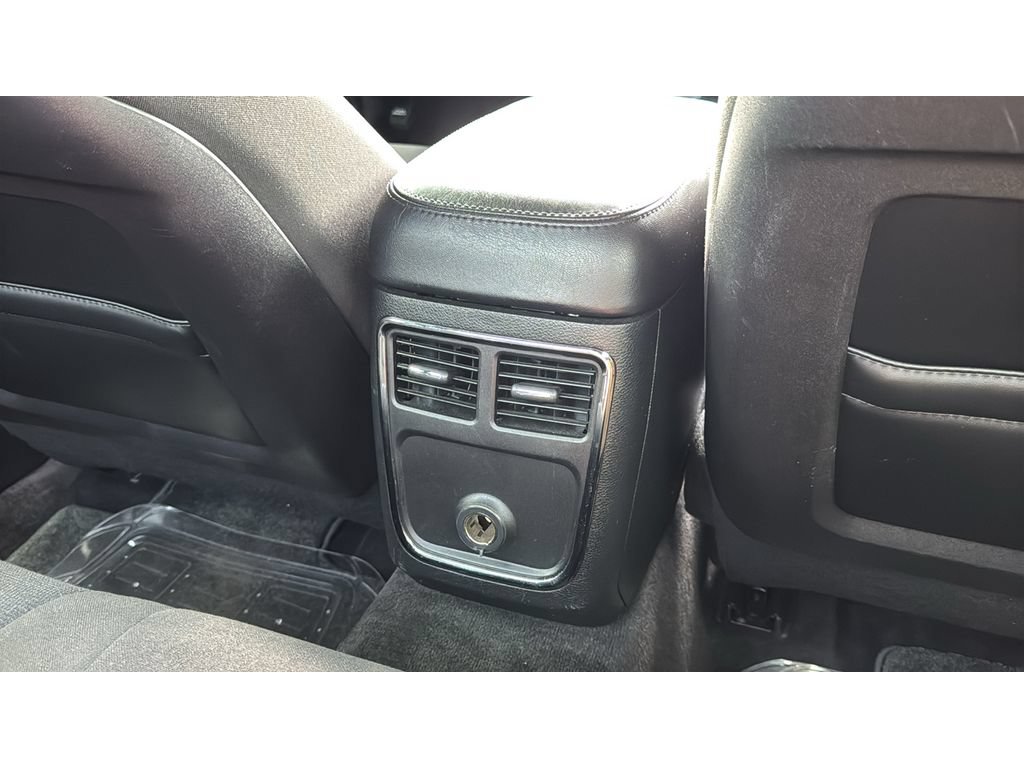 Used 2013 Dodge Charger SE RWD image 19