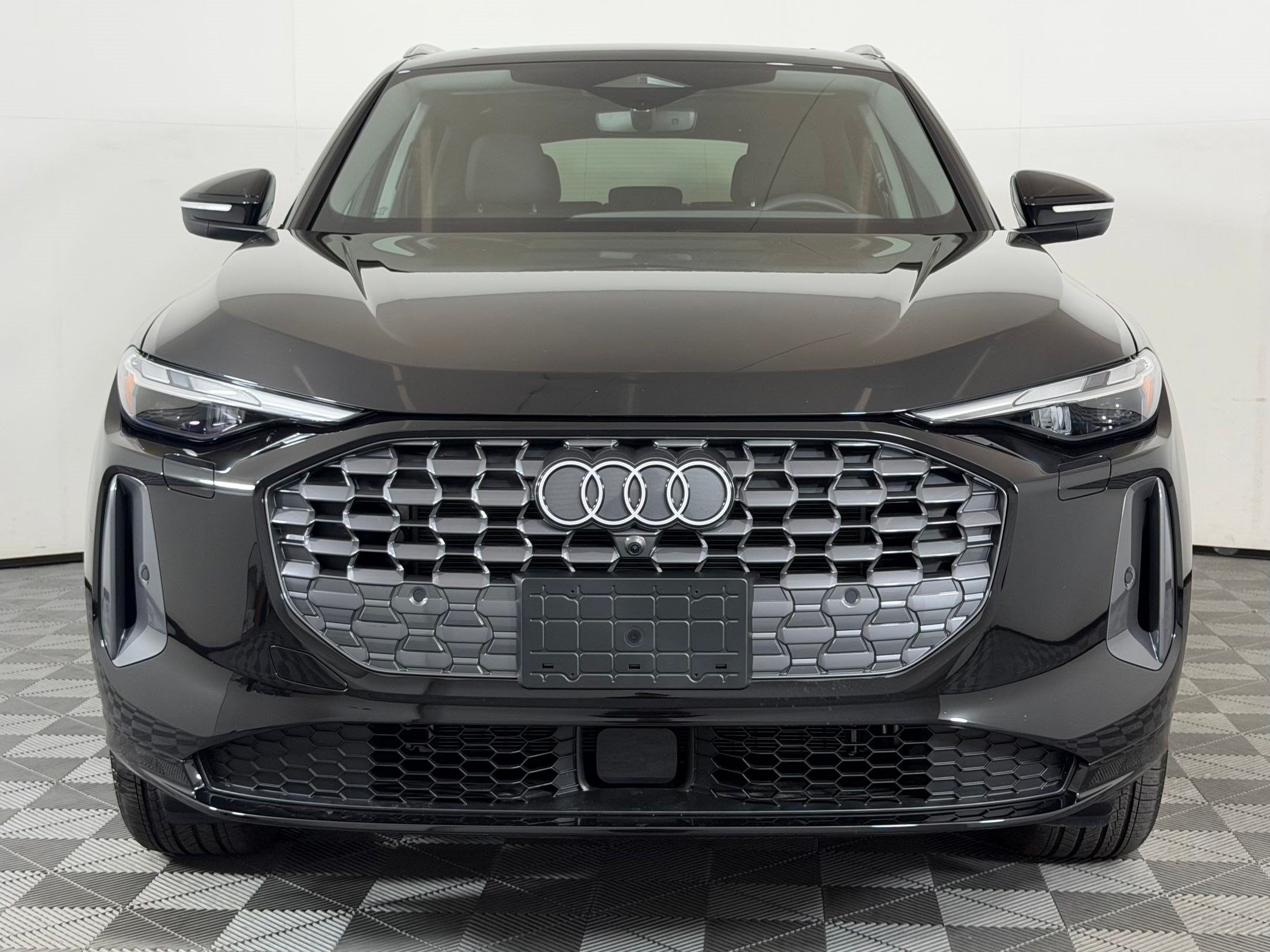 Used 2025 Audi Q5 Premium w/ Convenience Package AWD/4WD image 6