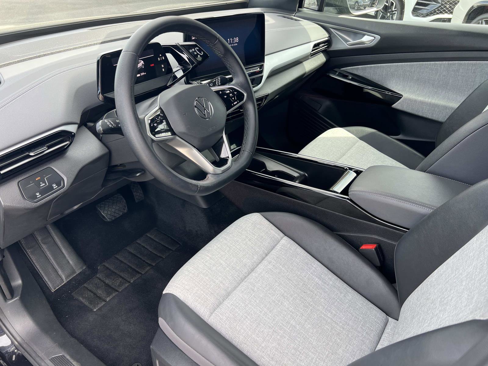 Used 2023 Volkswagen ID.4 Pro image 6