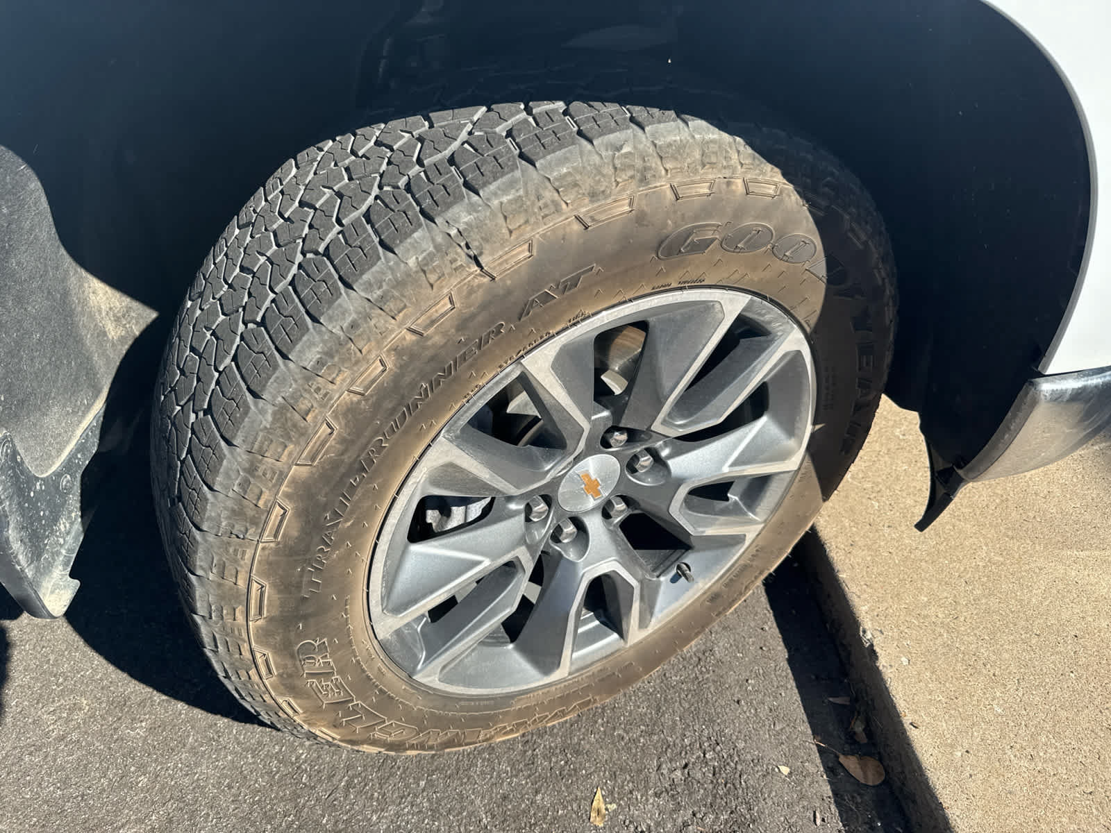 Used 2025 Chevrolet Silverado 1500 LT AWD/4WD image 7