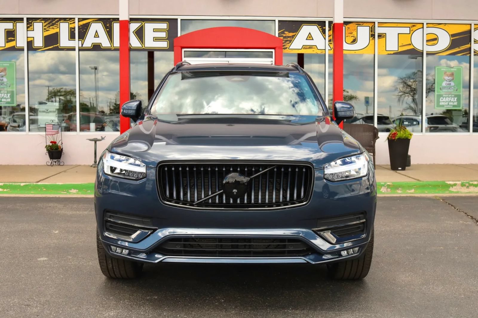 Used 2025 Volvo XC90 B6 Ultra w/ Protection Package AWD/4WD image 2