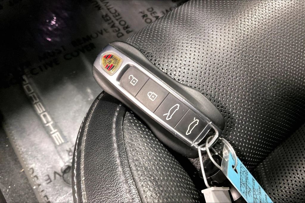 Used 2022 Porsche Taycan 4 Cross Turismo image 13