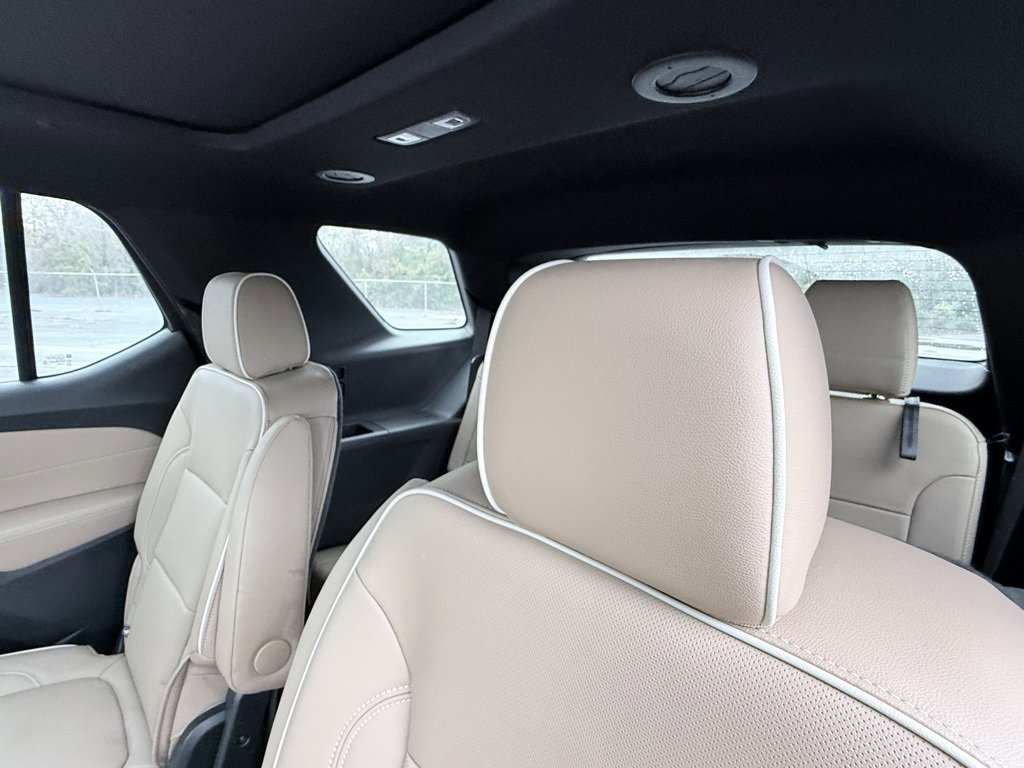 Used 2023 Chevrolet Traverse Premier image 30