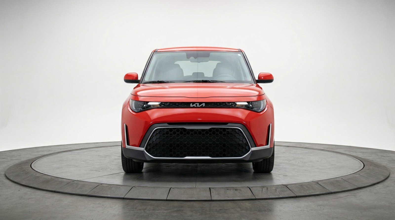 Used 2025 Kia Soul LX w/ LX Technology Package FWD image 2