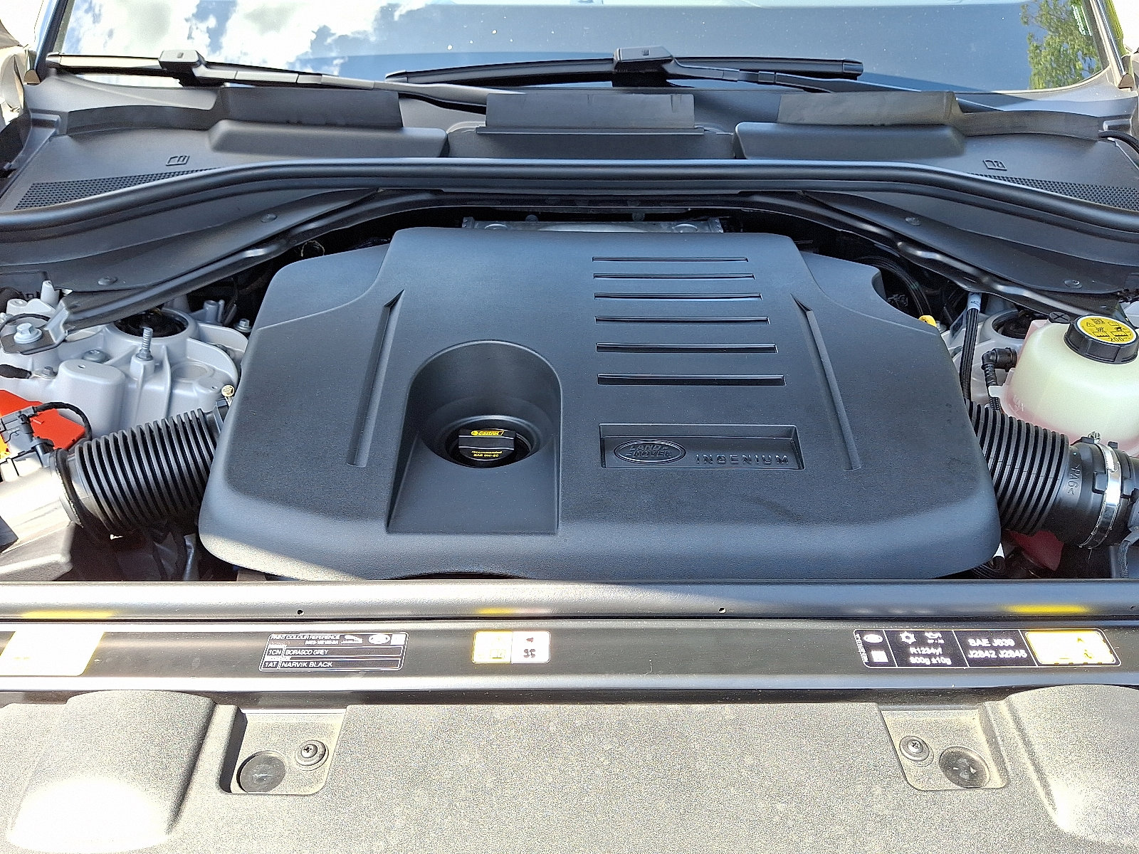 Used 2025 Land Rover Range Rover Sport SE image 28