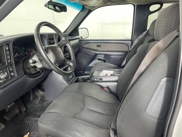 Used 2002 Chevrolet Avalanche 4x4 w/ Off-Road Suspension Pkg image 2