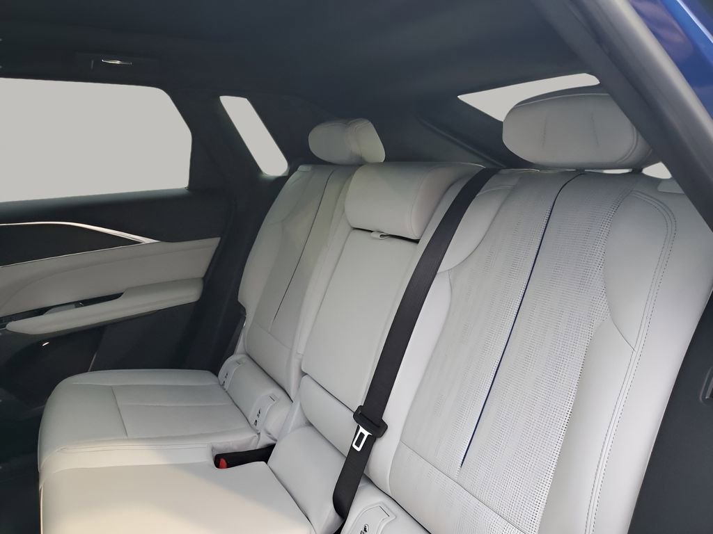 Certified 2024 Cadillac Lyriq Luxury image 19