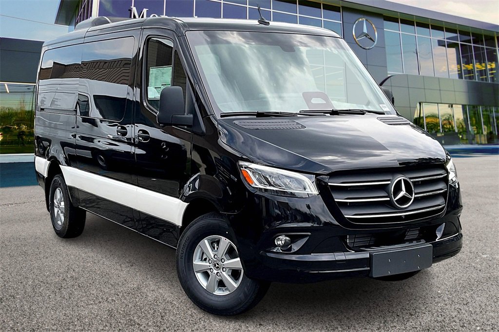 New 2025 Mercedes-Benz Sprinter 144 Cargo