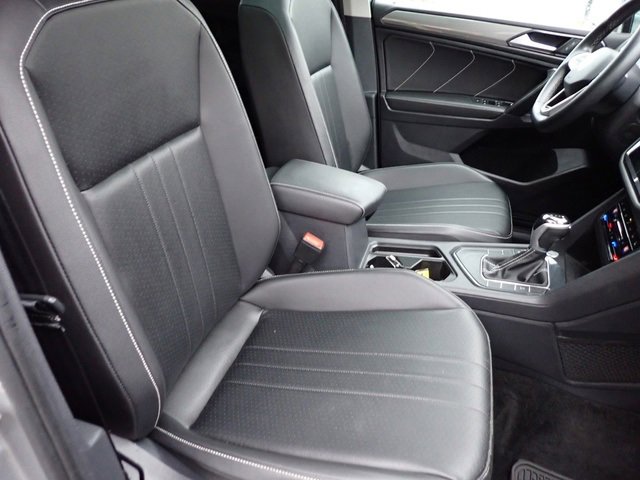Used 2022 Volkswagen Tiguan SE image 12